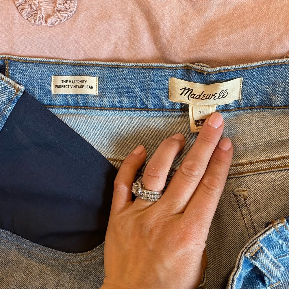 Madewell: the maternity perfect vintage jean size 28